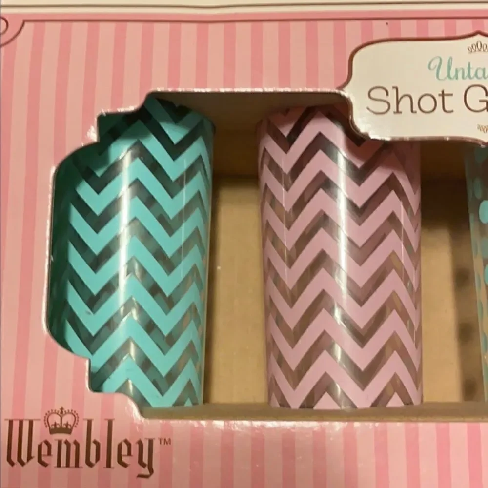 𝅺WEMBLY Shot Glasses